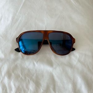 100% authentic Gucci sunglasses.  Classic aviator.  New without case and tag.